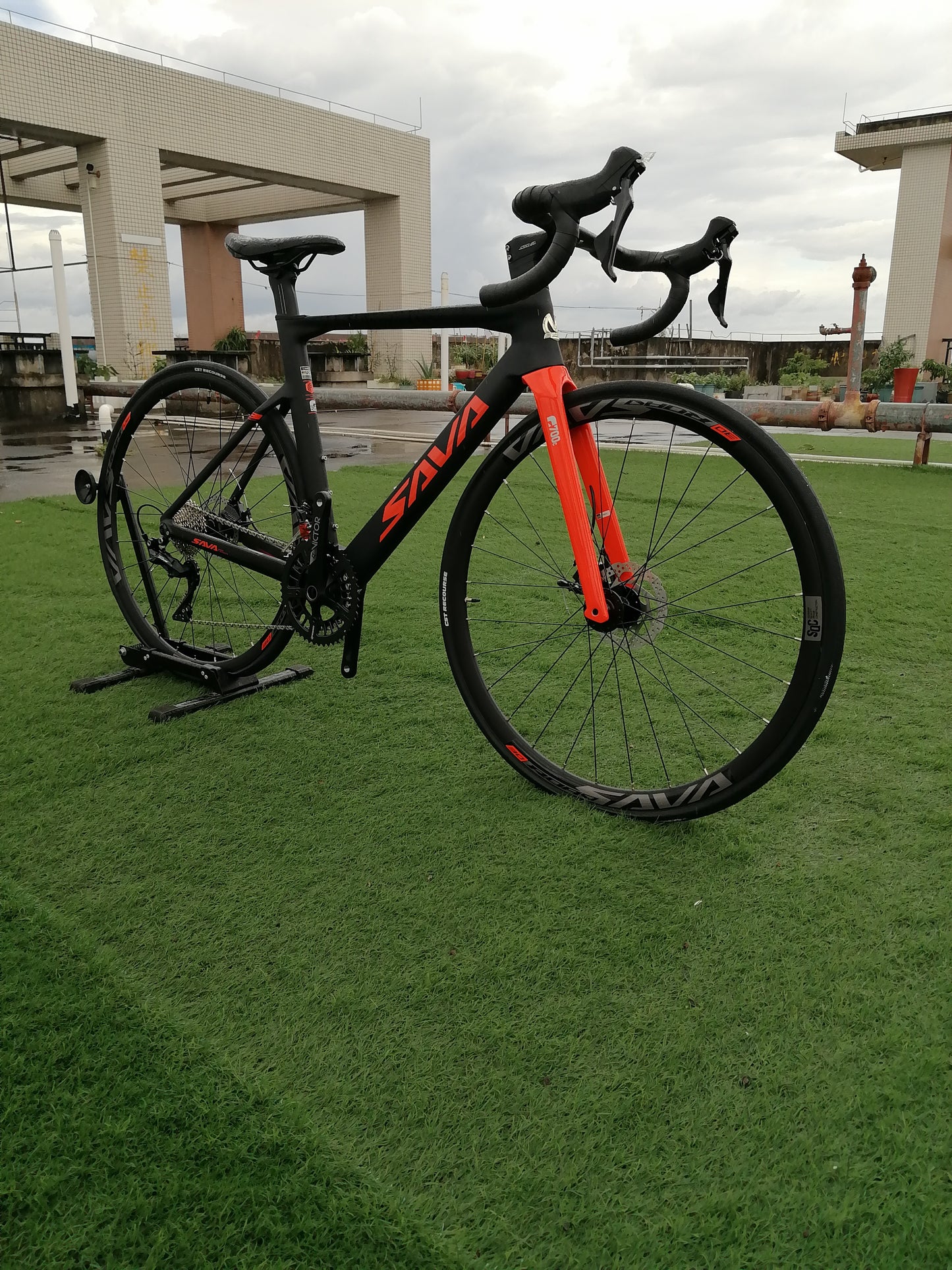 SAVA Ralph Carbon Road Bike SHIMANO R7000 105