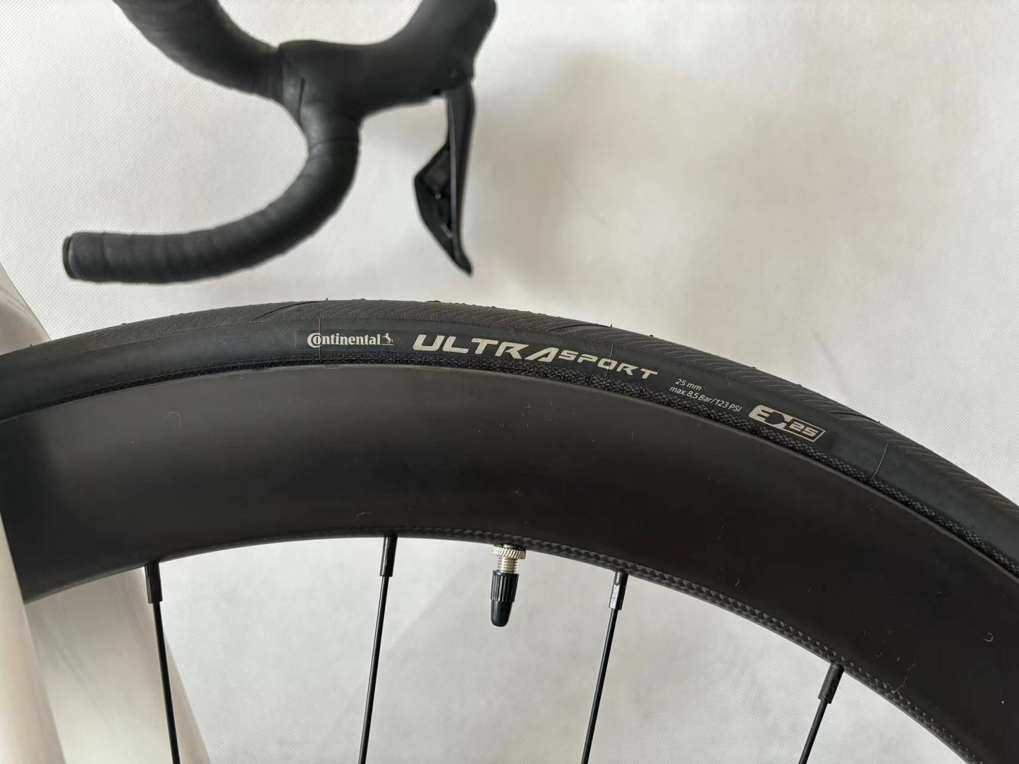 Cycletrack Sky Shimano 105-R7170 Di2 EDS Internal Cable T800  24 Speed Full Carbon Road Bike